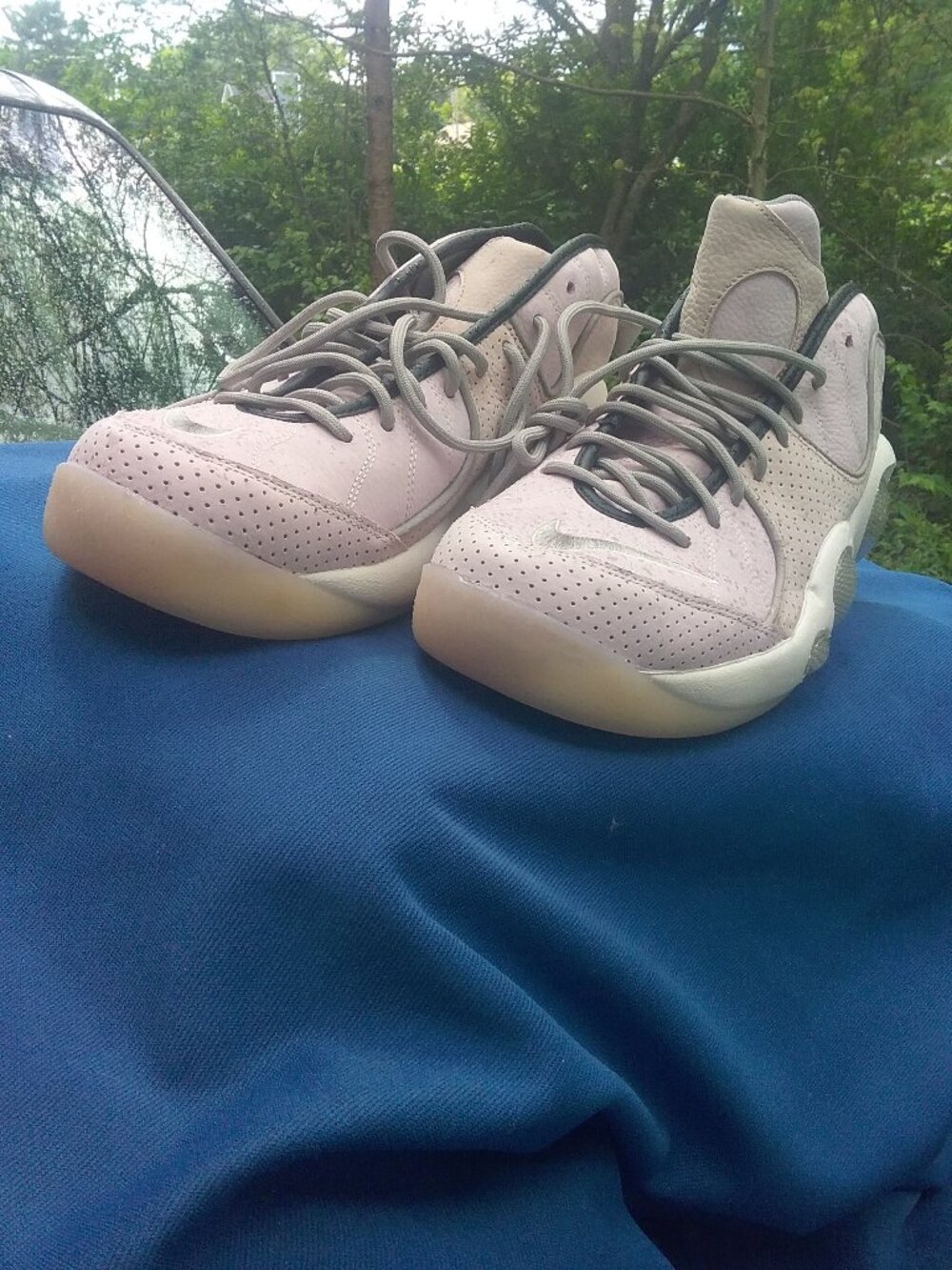 Nike mens athletic shoes